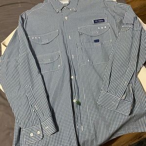 Men’s Columbia button down size medium